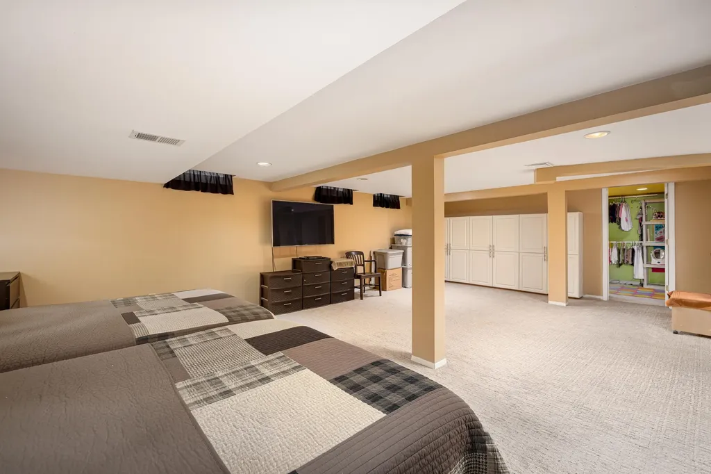 32647 Hees Street Livonia City MI 48150
