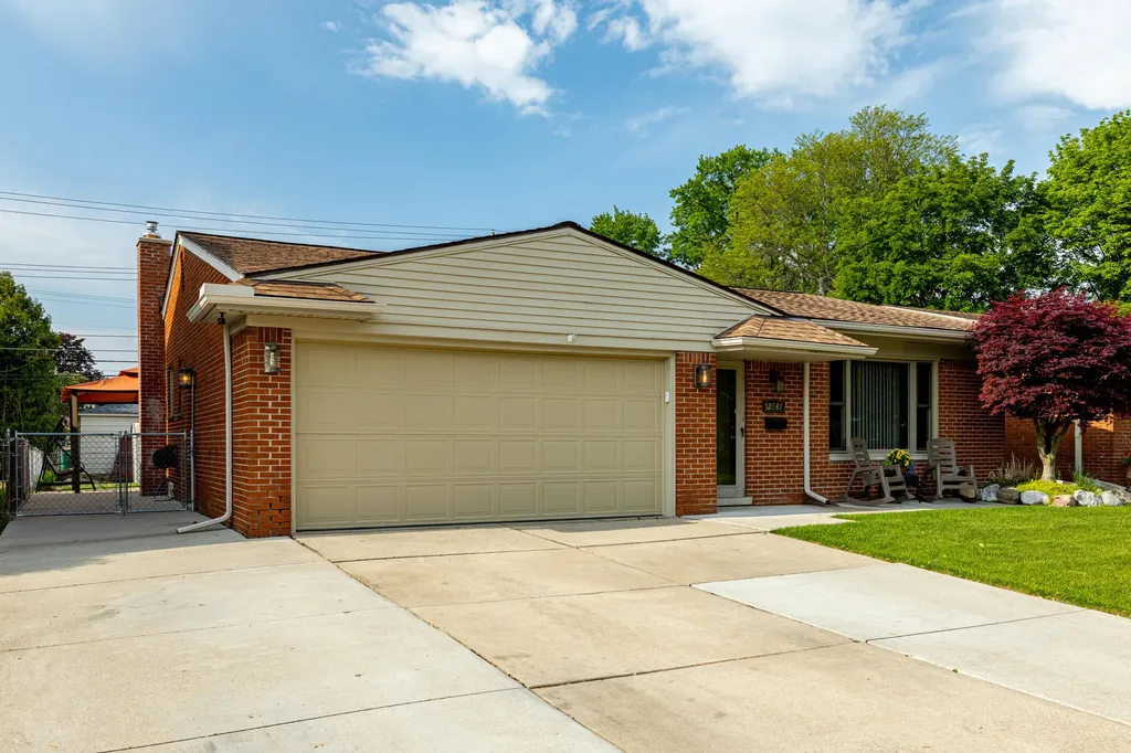 32647 Hees Street Livonia City MI 48150
