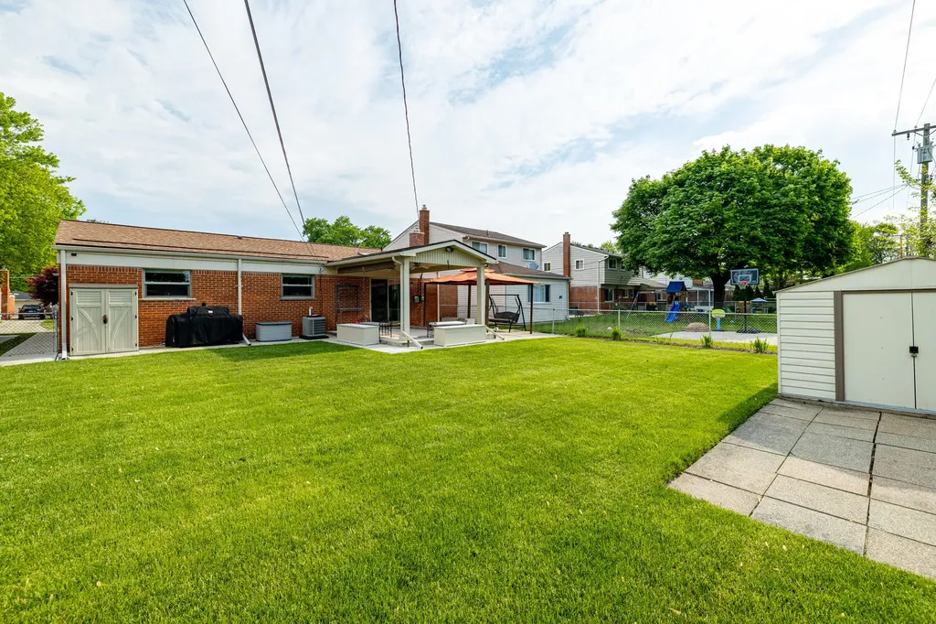 32647 Hees Street Livonia City MI 48150