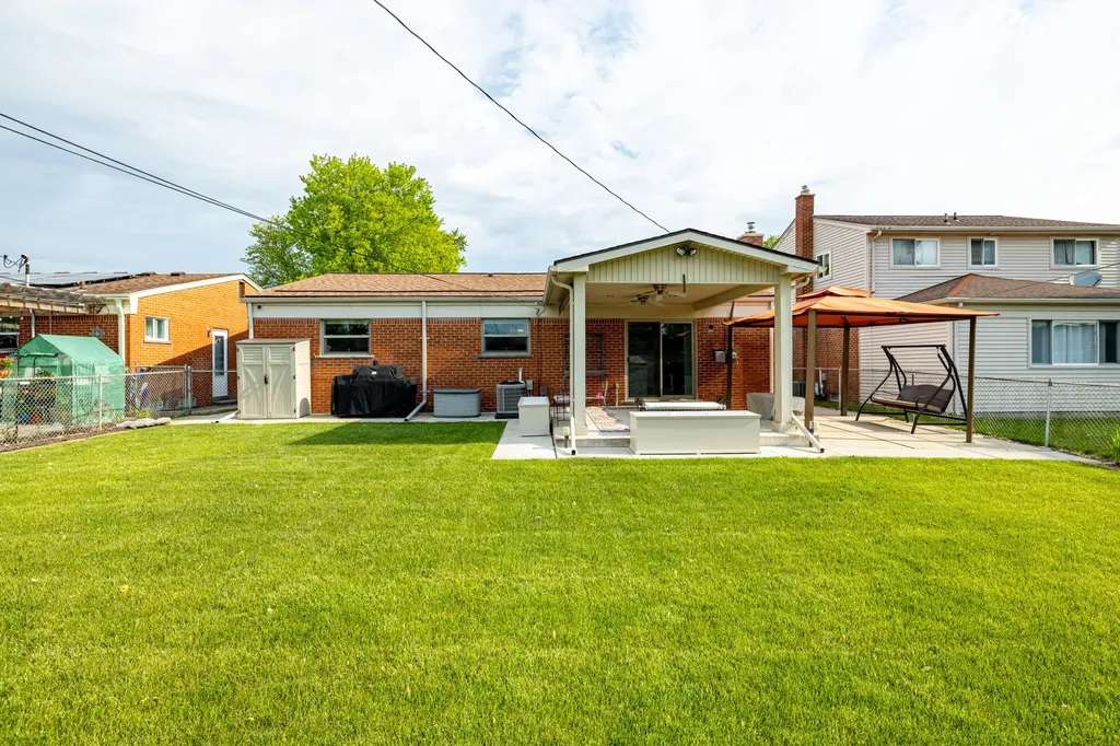 32647 Hees Street Livonia City MI 48150