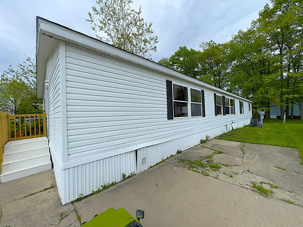 466 Pine Cone Trail Monroe City MI 48161