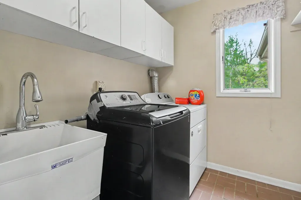 5026 Arbor Valley Lane Superior Charter Township MI 48105