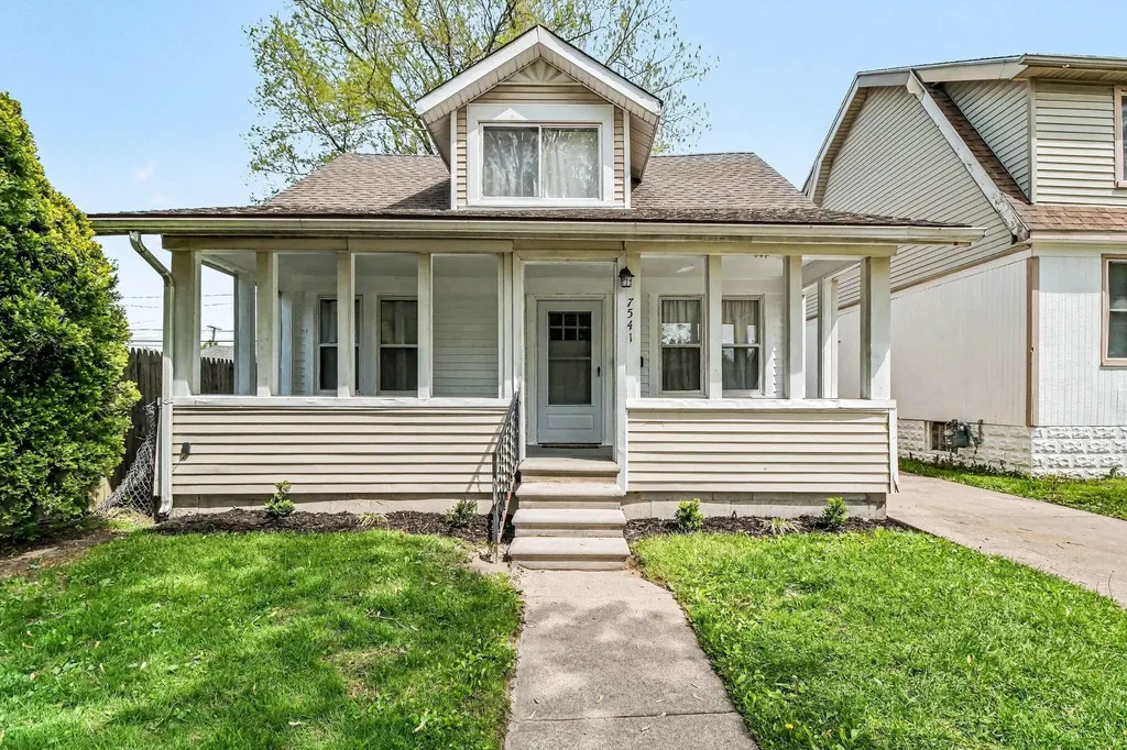 7541 Orchard Avenue Warren City MI 48091