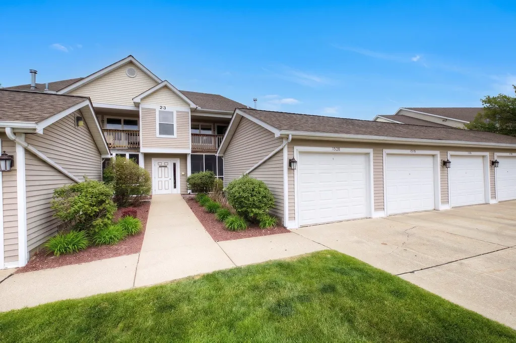 1526 Long Meadow Trail Pittsfield Charter Township MI 48108