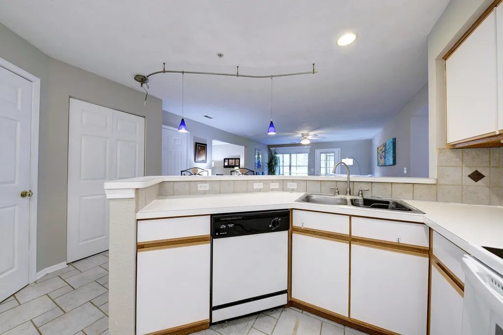 1526 Long Meadow Trail Pittsfield Charter Township MI 48108