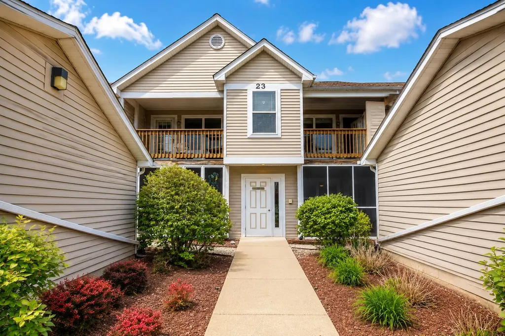 1526 Long Meadow Trail Pittsfield Charter Township MI 48108