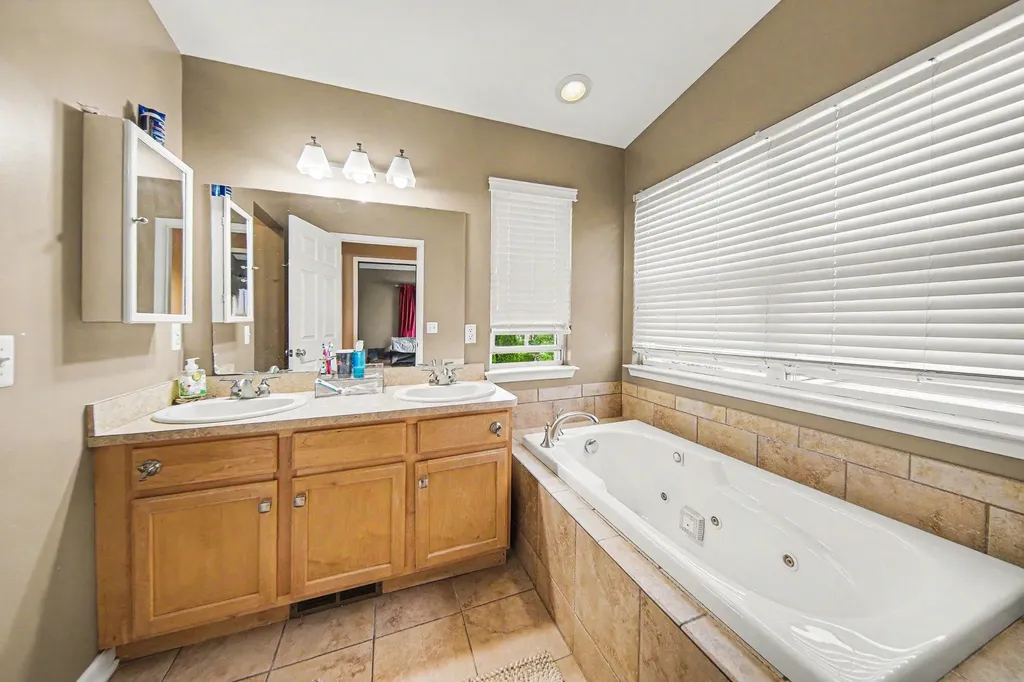 627 Jefferson Lane Milan City MI 48160