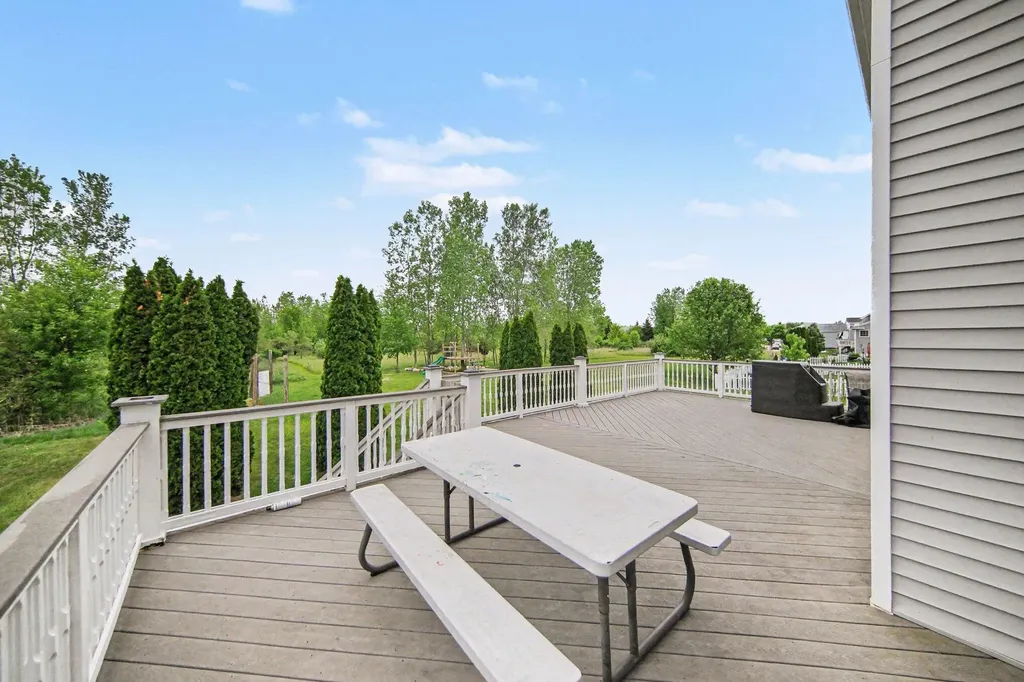627 Jefferson Lane Milan City MI 48160