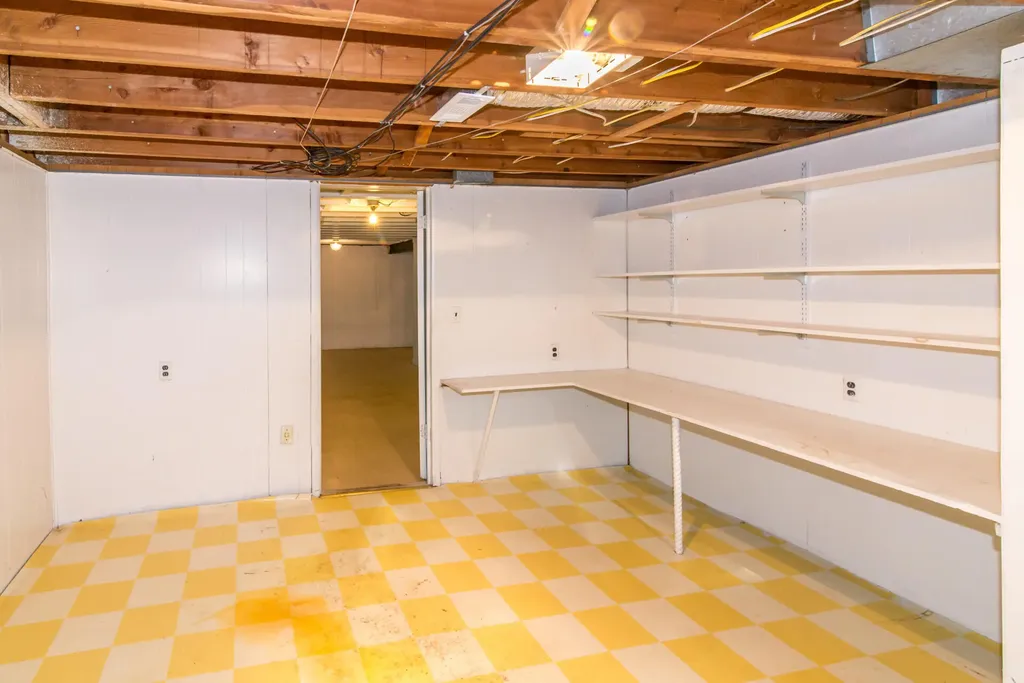 2432 Nixon Road Ann Arbor City MI 48105
