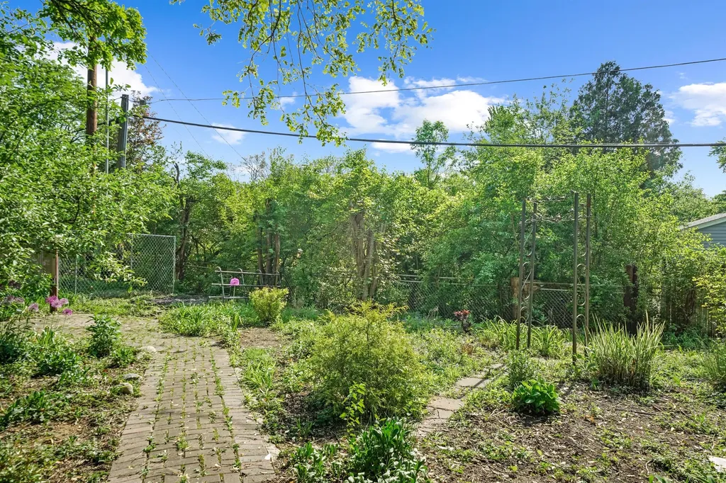 2371 Yost Boulevard Ann Arbor City MI 48104