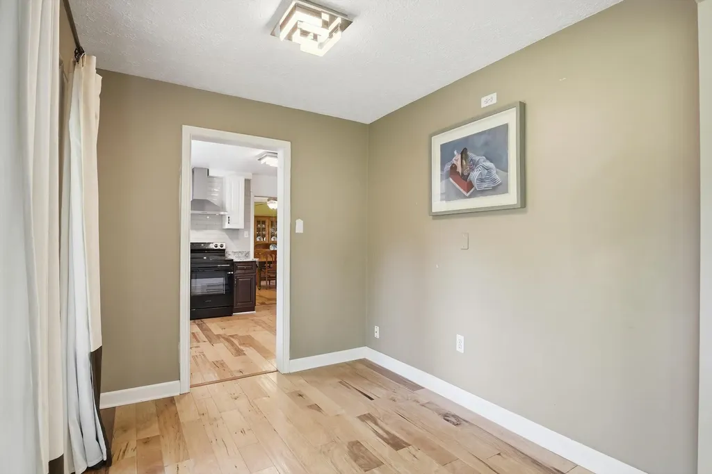16195 Madoline Street Beverly Hills Village MI 48025