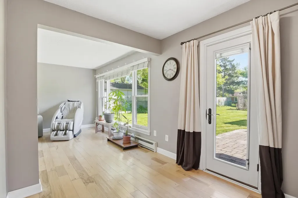 16195 Madoline Street Beverly Hills Village MI 48025