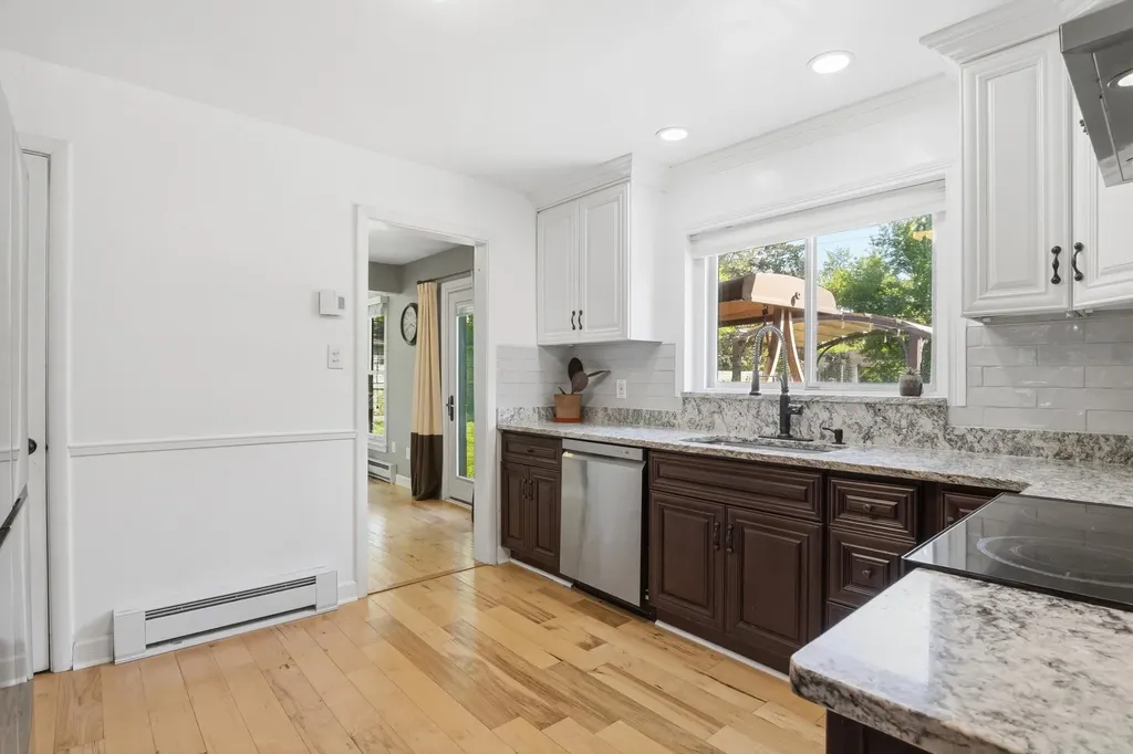 16195 Madoline Street Beverly Hills Village MI 48025