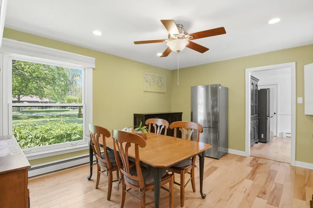 16195 Madoline Street Beverly Hills Village MI 48025