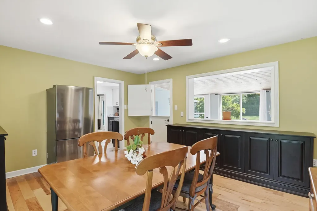 16195 Madoline Street Beverly Hills Village MI 48025