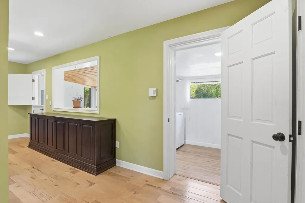 16195 Madoline Street Beverly Hills Village MI 48025