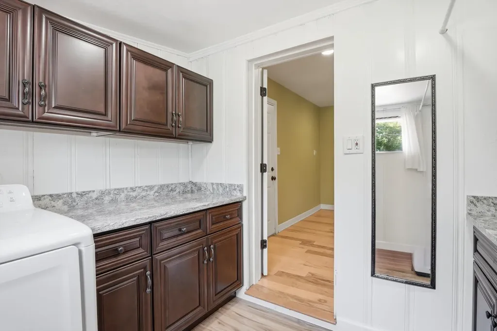 16195 Madoline Street Beverly Hills Village MI 48025