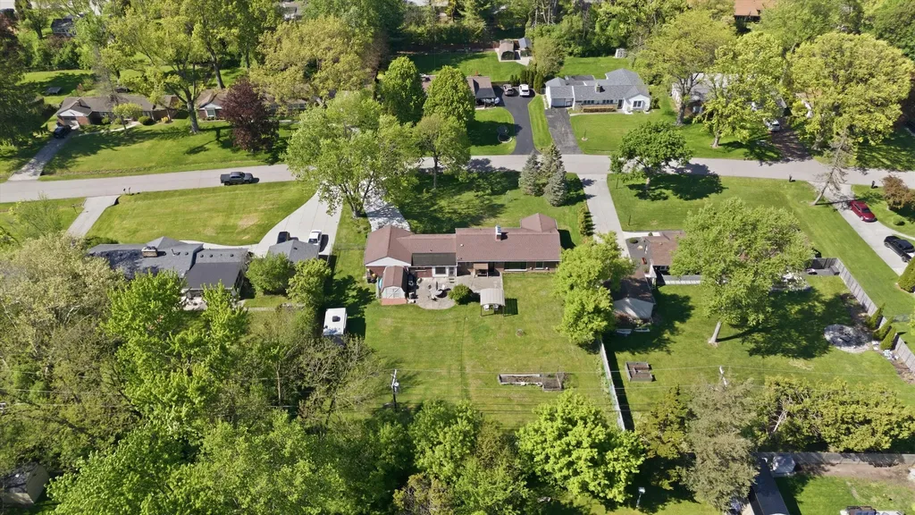 16195 Madoline Street Beverly Hills Village MI 48025