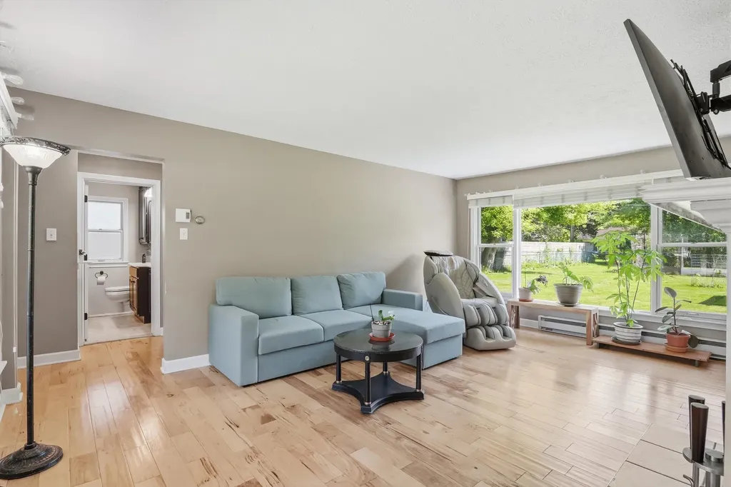 16195 Madoline Street Beverly Hills Village MI 48025