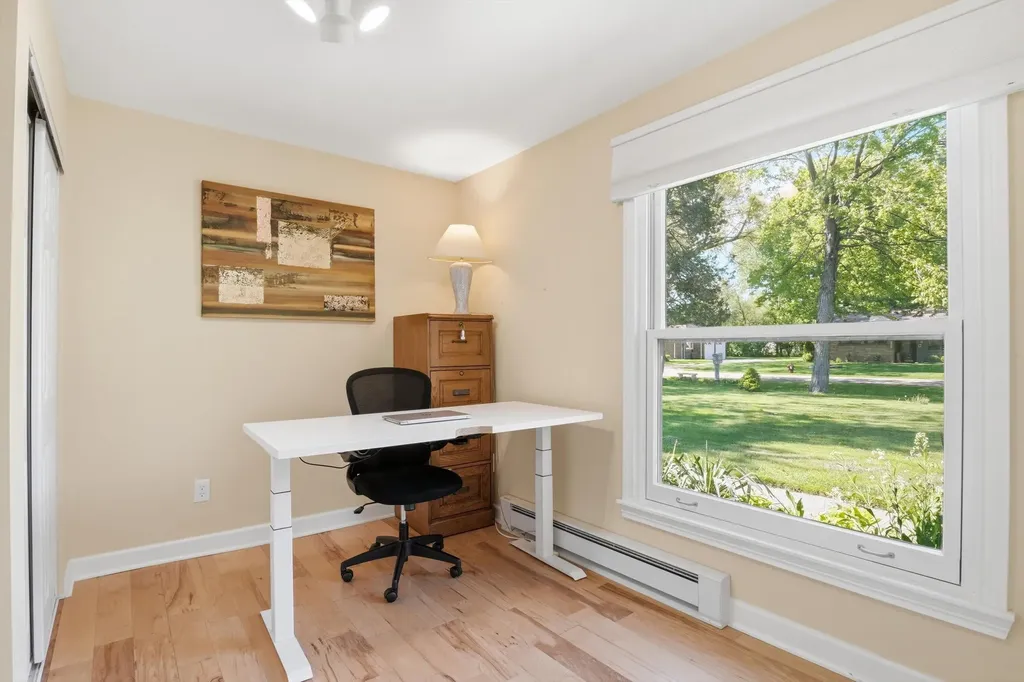 16195 Madoline Street Beverly Hills Village MI 48025