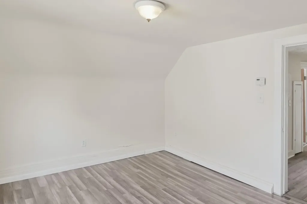 28 E Henry Street River Rouge City MI 48218