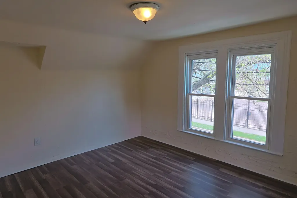 28 E Henry Street River Rouge City MI 48218