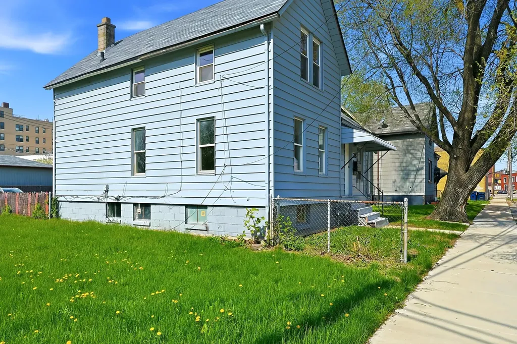 28 E Henry Street River Rouge City MI 48218