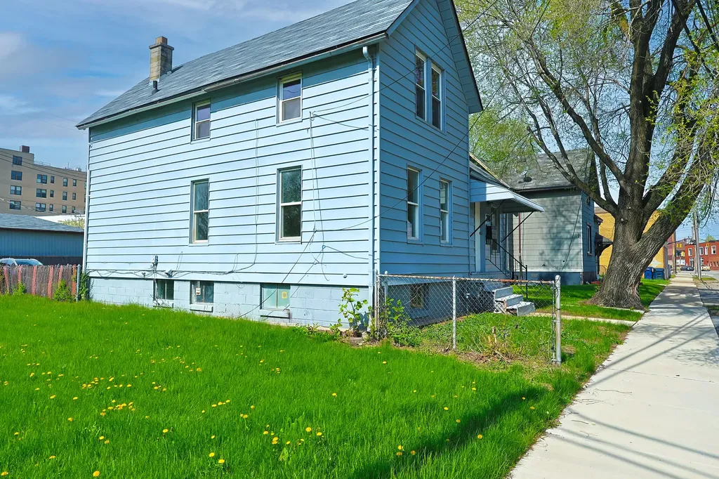 28 E Henry Street River Rouge City MI 48218