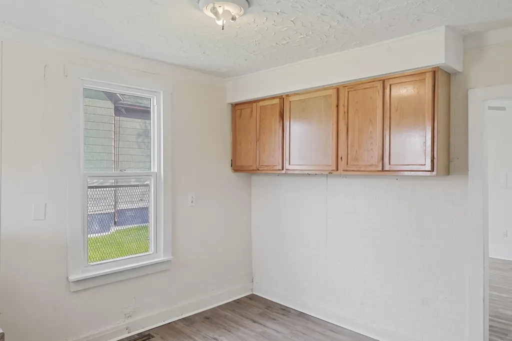 28 E Henry Street River Rouge City MI 48218