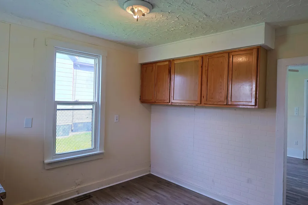 28 E Henry Street River Rouge City MI 48218