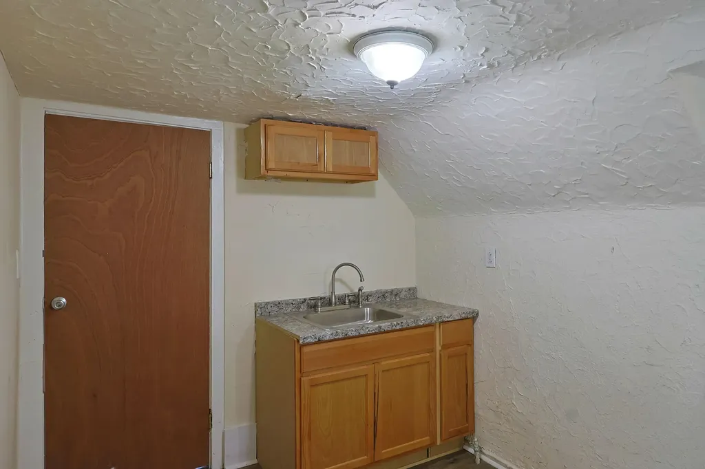 28 E Henry Street River Rouge City MI 48218
