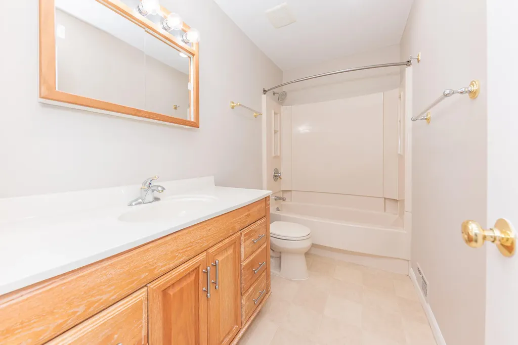 740 Peninsula Court Ann Arbor City MI 48105