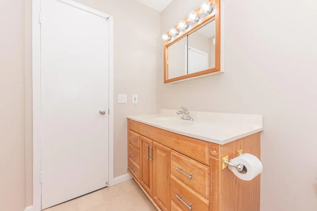 740 Peninsula Court Ann Arbor City MI 48105