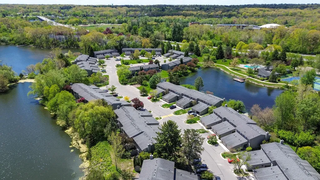 740 Peninsula Court Ann Arbor City MI 48105