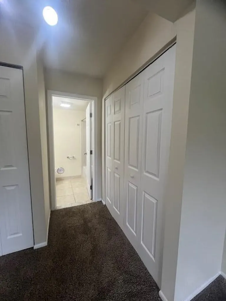 1472 W Chateau Vert Street Ypsilanti Charter Township MI 48197