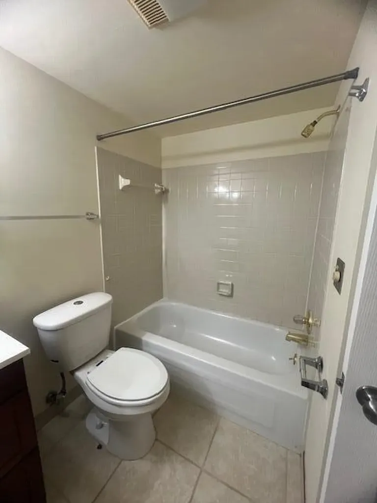 1472 W Chateau Vert Street Ypsilanti Charter Township MI 48197
