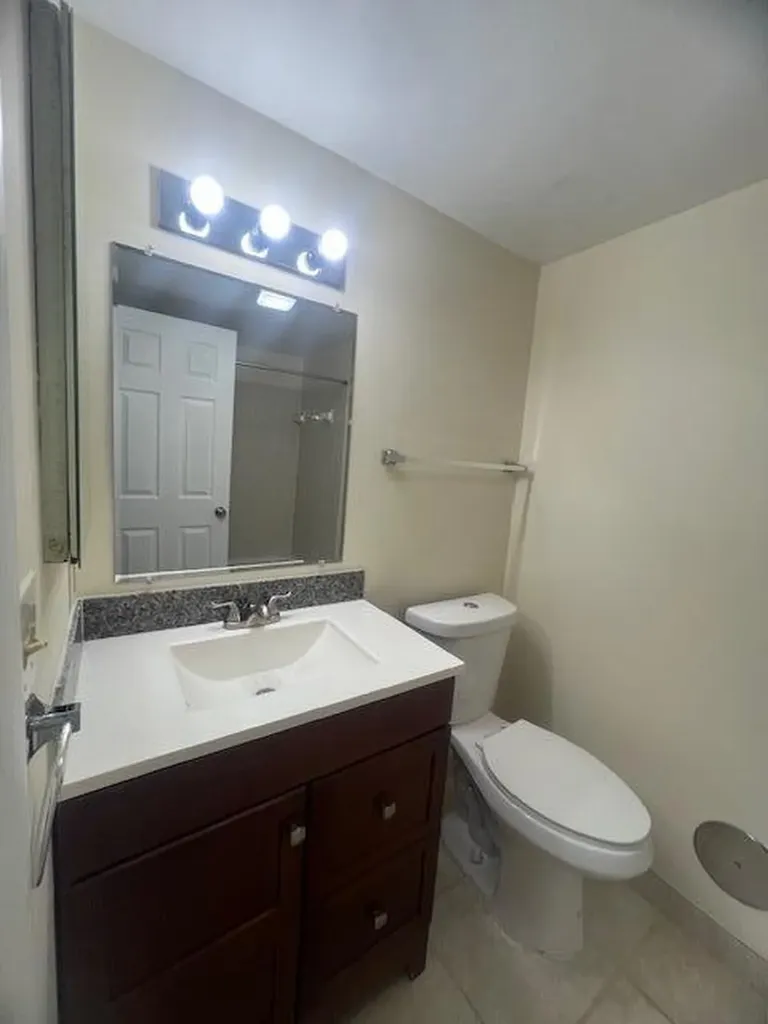 1472 W Chateau Vert Street Ypsilanti Charter Township MI 48197