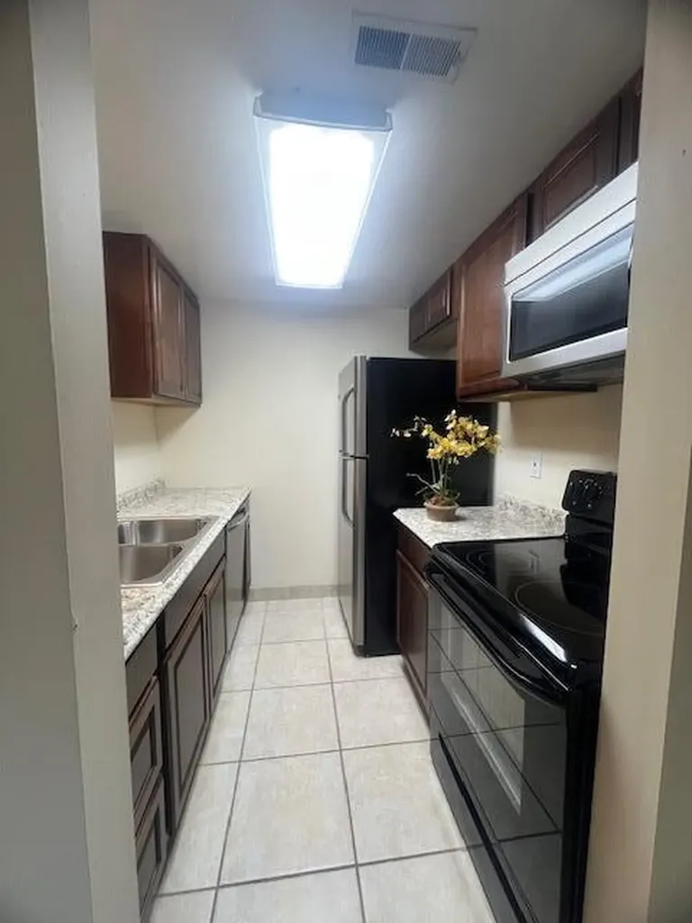 1472 W Chateau Vert Street Ypsilanti Charter Township MI 48197
