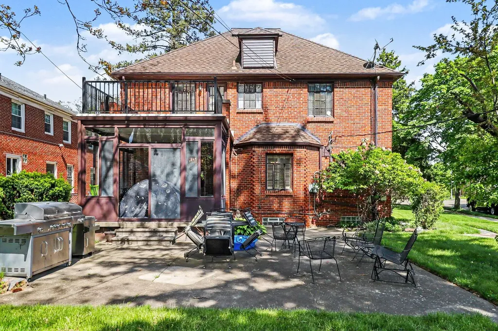 19181 Berkeley Road Detroit City MI 48221