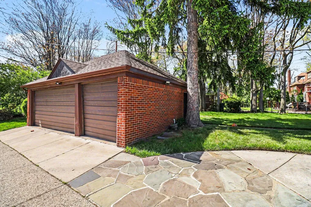 19181 Berkeley Road Detroit City MI 48221