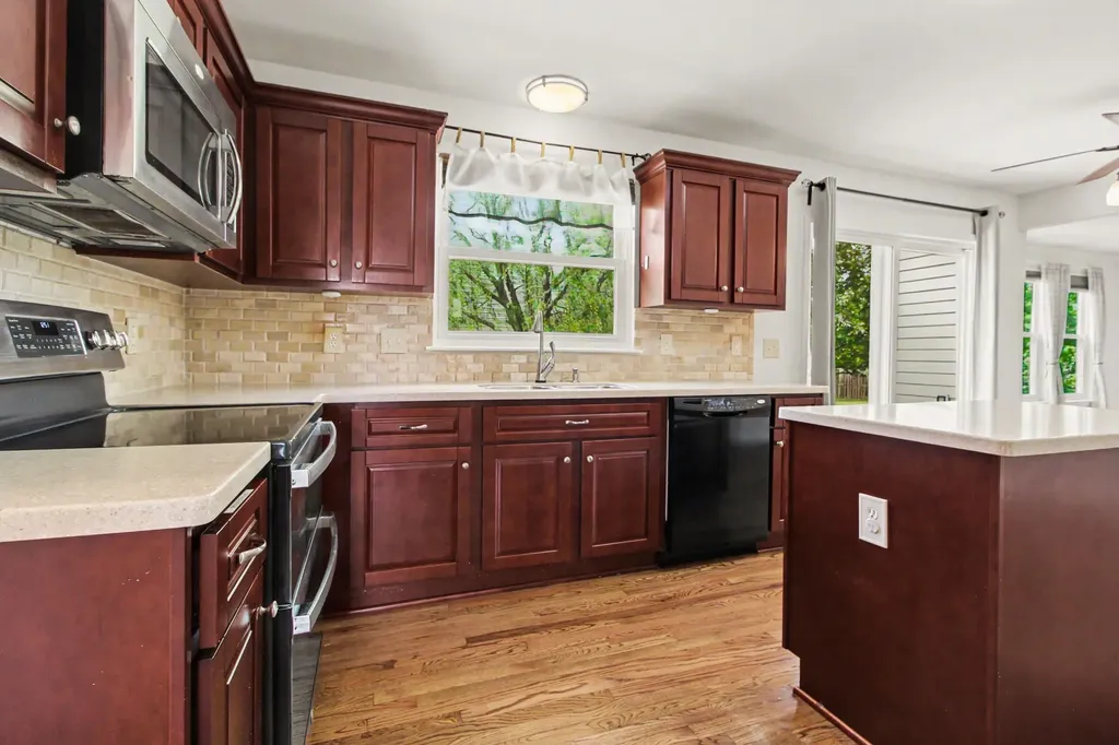7469 Dover Drive Ypsilanti Charter Township MI 48197