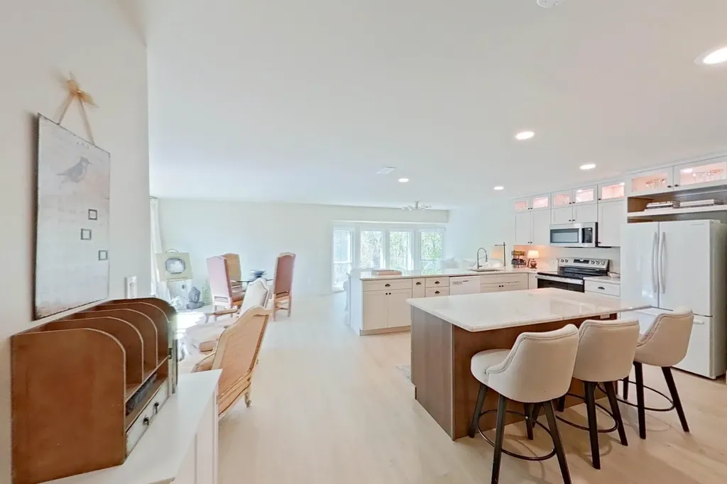 8159 Colony Drive Grosse Ile Township MI 48138