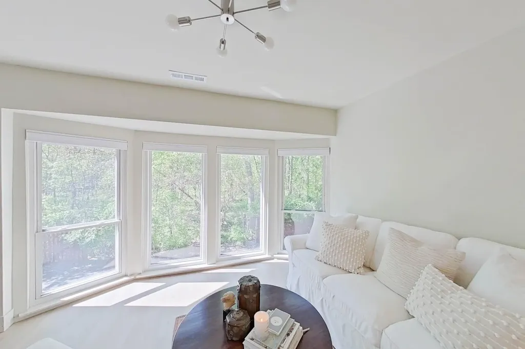 8159 Colony Drive Grosse Ile Township MI 48138