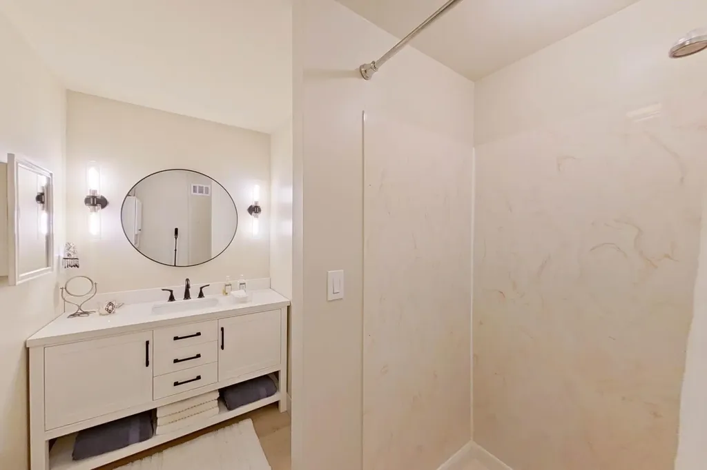 8159 Colony Drive Grosse Ile Township MI 48138