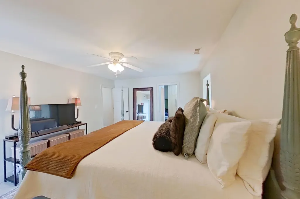 8159 Colony Drive Grosse Ile Township MI 48138