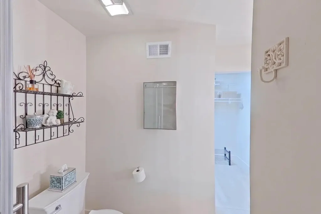 8159 Colony Drive Grosse Ile Township MI 48138