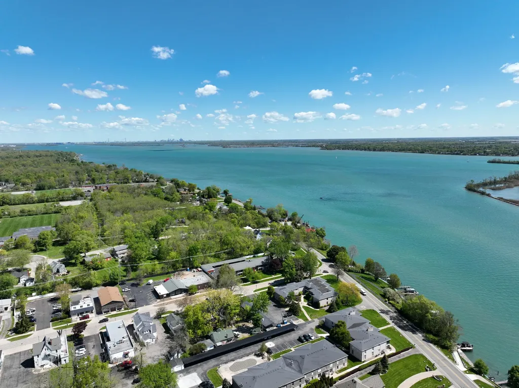 8159 Colony Drive Grosse Ile Township MI 48138