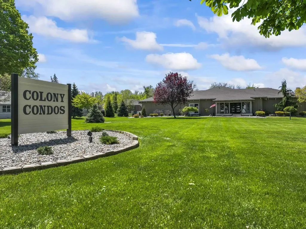 8159 Colony Drive Grosse Ile Township MI 48138
