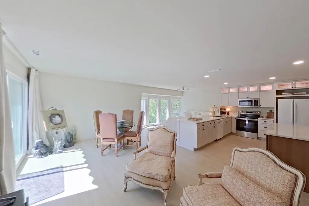 8159 Colony Drive Grosse Ile Township MI 48138