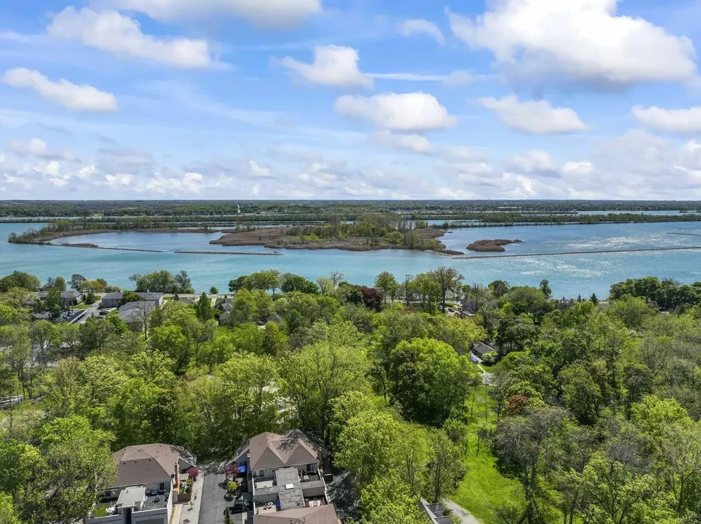 8159 Colony Drive Grosse Ile Township MI 48138